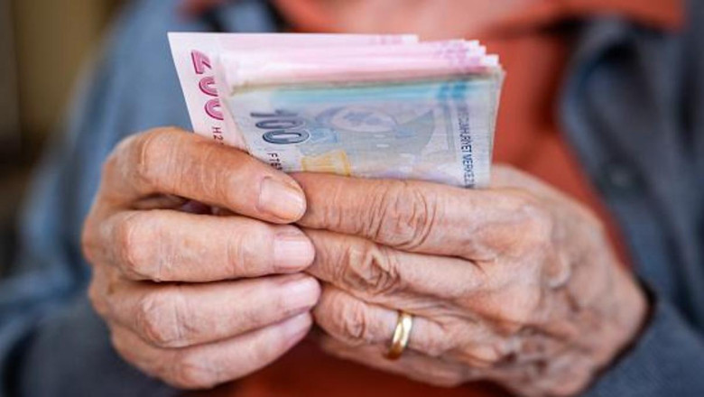 Bakan Göktaş duyurdu! Yaşlı ve engelli aylıkları hesaplara yatırıldı