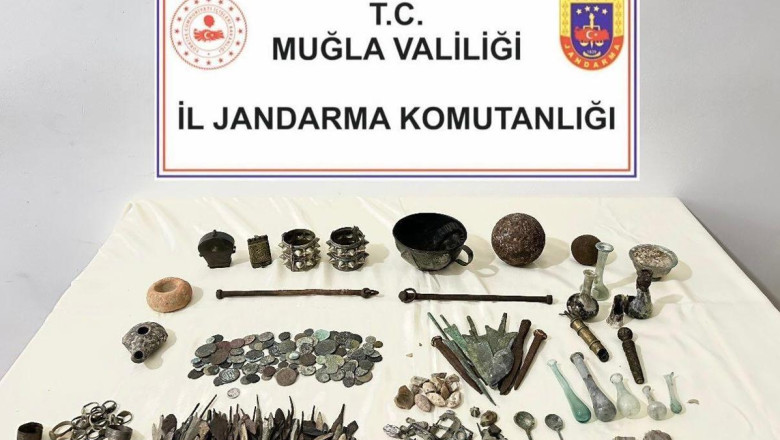 Bodrum’da yüzlerce sikke ve obje ele geçirildi