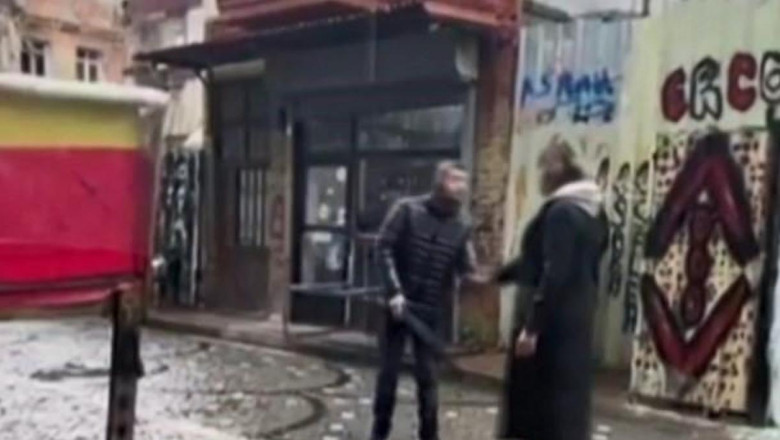 İstanbul-Fatih'te 'tezgah' kavgasında silahla vurularak hayatını kaybetti; o anlar kamerada