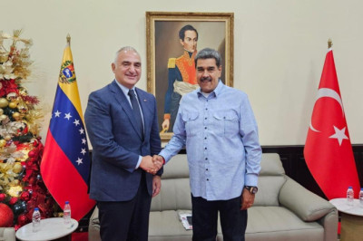 Bakan Ersoy, Venezuela lideri Maduro ile görüştü
