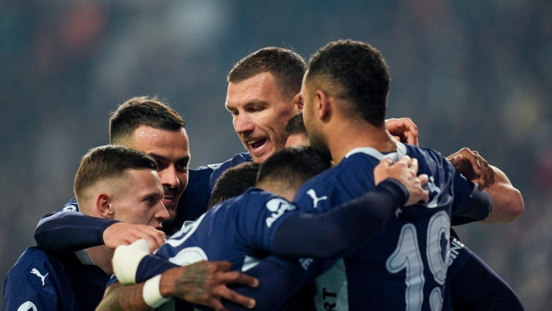 Kanarya, Konya'da 3 puanı 3 golle aldı! Konyaspor 2-3 Fenerbahçe Maç Özeti