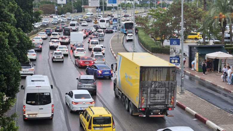 100'üncü Yıl akıllanıyor; otobüsler alt geçitlere giremeyecek