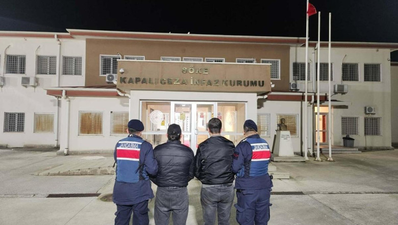 Aydın'da 30 kaçak göçmen ile 2 organizatör yakalandı