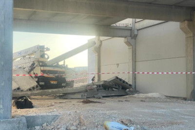 Çalıştığı inşaatta başına beton blok düşen vinç operatörü öldü