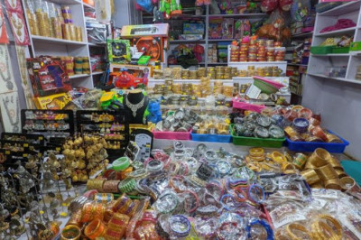 Bakkallar zincir market kültürüne direniyor