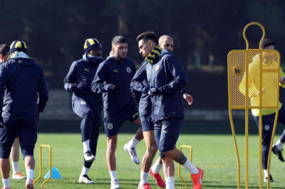 Fenerbahçe'nin, Adana Demirspor maçı kadrosu belli oldu! 6 eksik var...