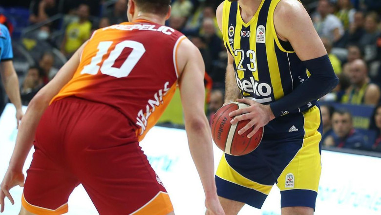 Potada derbi heyecanı! Galatasaray, Fenerbahçe Beko'yu konuk ediyor...