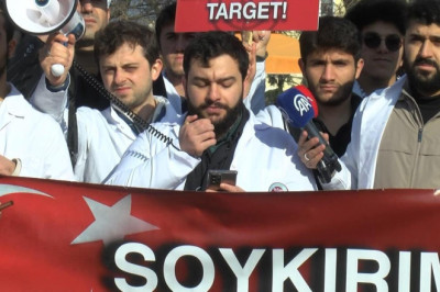 İstanbul - Fatih'te sağlık çalışanları Gazze için toplandı