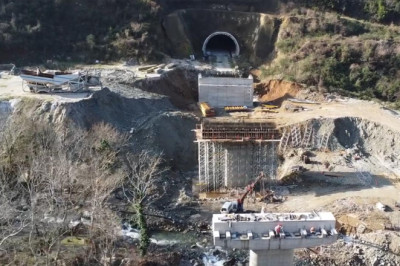 Armutlu-Esenköy Viyadüğü Yükseliyor