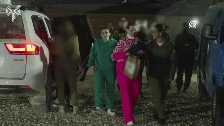 ESİR TAKASI GERÇEKLEŞTİ! 3 İsrailliye karşı 90 Filistinli serbest bırakıldı