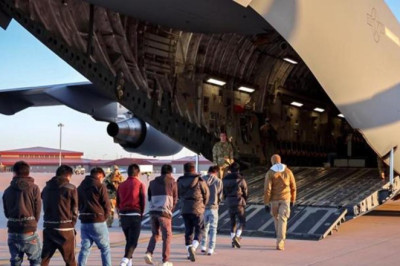 ABD'de göçmenleri sınır dışı etme uçuşları başladı