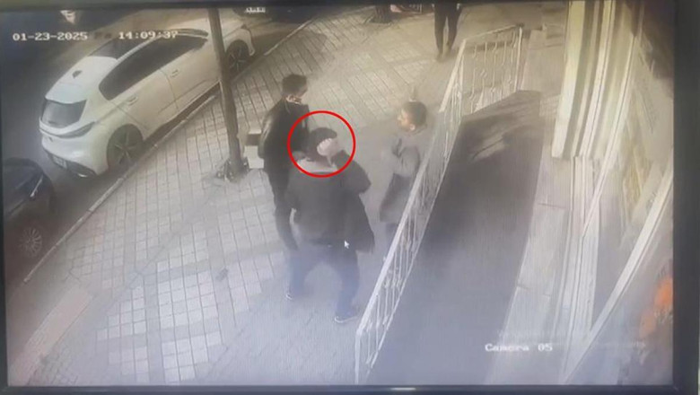 Bağcılar'da başkasına benzetilen Veysel Şirin, bıçaklanarak öldürüldü | Video Haber