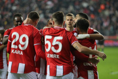 Samsunspor, sahasında kazanmaya devam ediyor