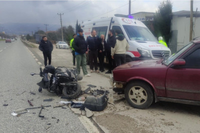 Motosiklet Otomobille Çarpıştı