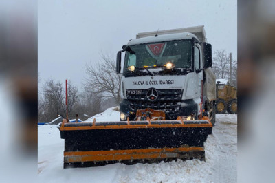 Özel İdareden karla yoğun mücadele