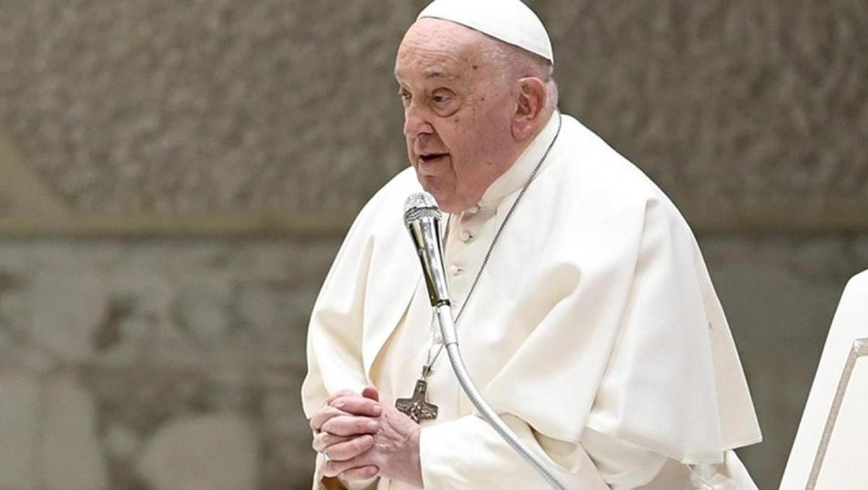 Vatikan: Papa'nın durumu kritik