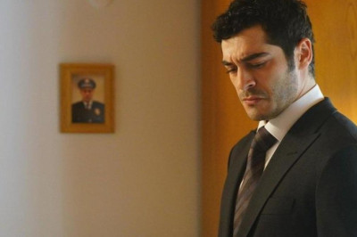 Bir Gece Masalı Mahir kimdir? Burak Deniz kaç yaşında, hangi dizilerde oynadı?