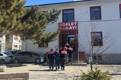 Sosyal Medyada Reklam Vererek Dolandırıcılık Yapan 5 Şüpheli Yakalandı