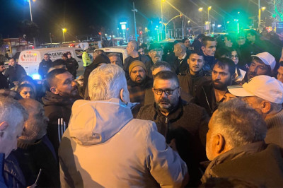 Pazar Krizi Büyüyor: “Buradan Gitmiyoruz”