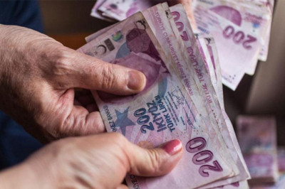 Emeklilerin gözü bu haberde... Bayram ikramiyesinde rakam açığa çıktı!