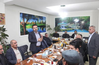 Ahlat'ta muhtarlar ve protokol üyeleri iftarda buluştu
