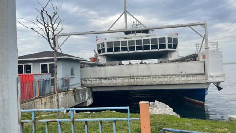 Yalova'da İDO'ya Ait Feribot Kaza Yaptı