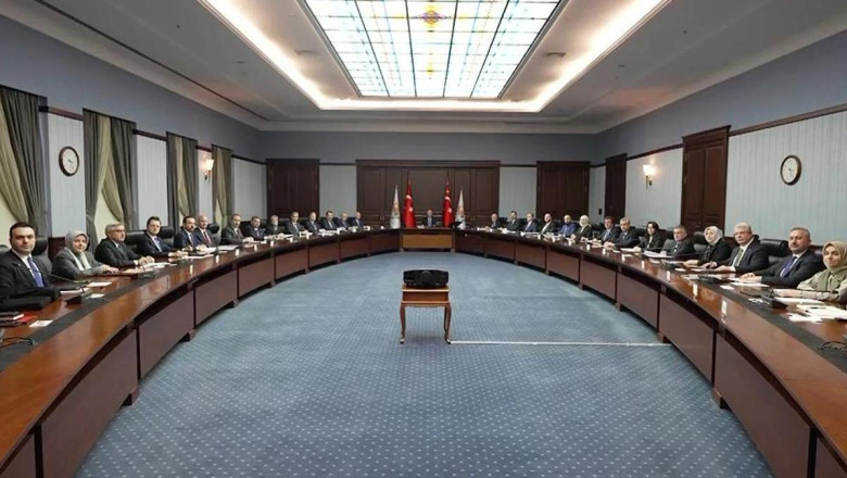 AK Parti'de MYK toplanıyor