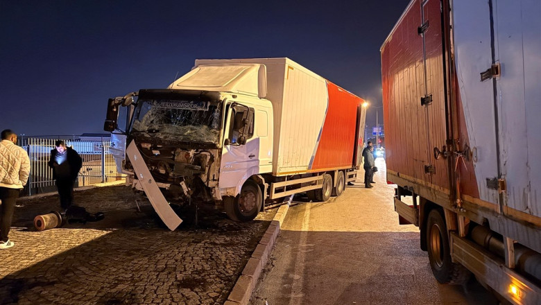 Erzurum'da 6 araca freni tutmayan kamyon çarptı: 5 yaralı