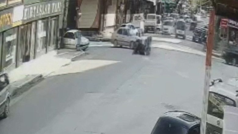 Bursa'da otomobil ile motosikletin çarpıştığı kazada 2 kişi yaralandı