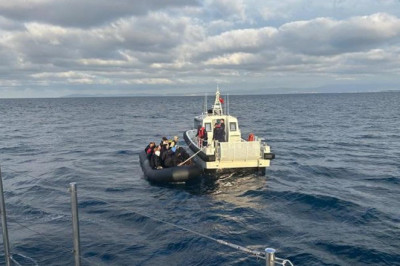 İzmir açıklarında 41 düzensiz göçmen yakalandı