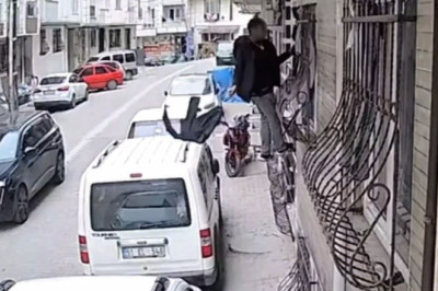 Esenyurt'ta kuruması için asılan çamaşırları çaldı