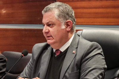 Başkan Gürel; Belediyelerin Eli Kolu Bağlanıyor!