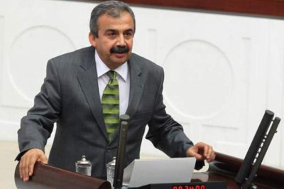 Son dakika: Kalp rahatsızlığı geçirdi! Sırrı Süreyya Önder kimdir, nereli? Sırrı Süreyya kaç yaşında?