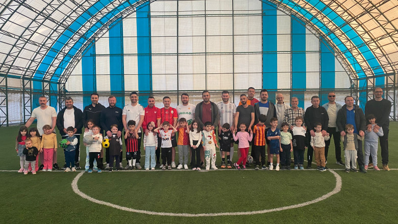 Babalar Sahada, Minikler Tribünde: Unutulmaz Bir Gün!