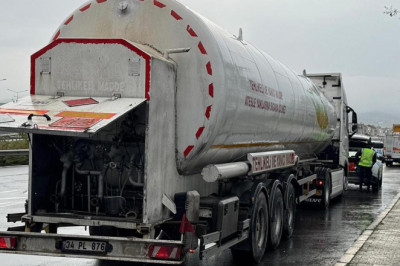 Doğalgaz yüklü tankerdeki kaçak korkuttu