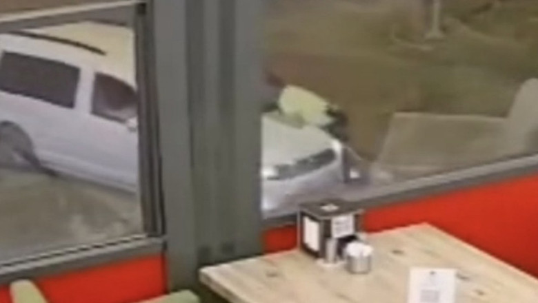 İzmir'de trafik polisini sürükleyen alkollü sürücü tutuklandı