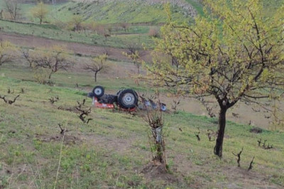 Nevşehir'de devrilen traktörün altında kalan sürücü öldü