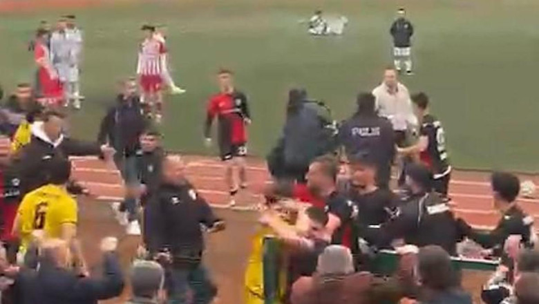 Samsun'da Süper Amatör Lig maçında ortalık karıştı: Futbolcular birbirine girdi