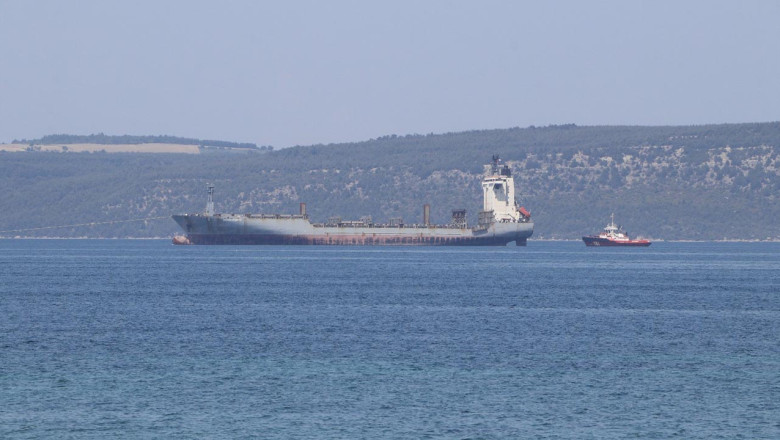 Yalova’ya gelen gemi Çanakkale boğazında arıza yaptı