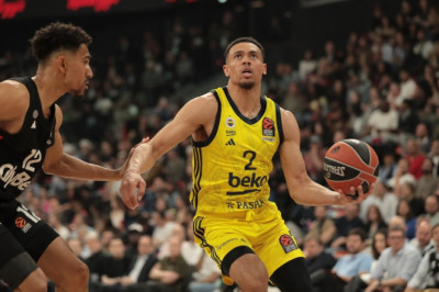 Fenerbahçe, Paris Basketbol'u yenerek Final Four'a kaldı