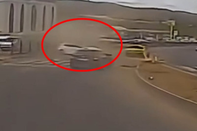 Bingöl'de refüje çarpan otomobilin sürücüsü yaralandı