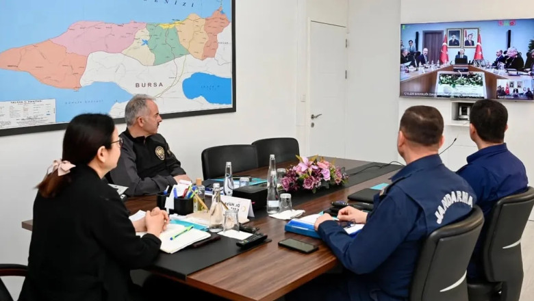 Vali Kaya video konferans toplantısına katıldı