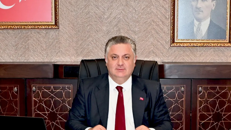 Yalova Belediye Başkanı Mehmet Gürel: “Hayatımıza yön veren elleriniz hiç solmasın”