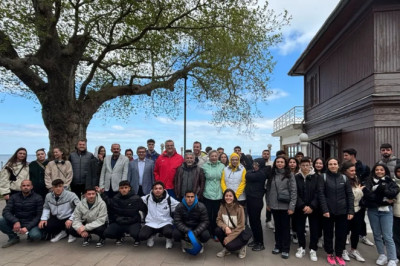 YÜ Öğrencilerinden Yürüyen Köşk yürüyüşüne yoğun katılım