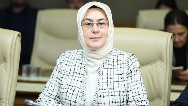 Akyol, Anneler Günü’nü Kutladı