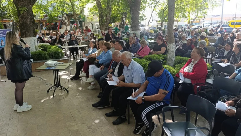 Atakent Hastanesi doktorları Çınarcık’ta seminer verdi
