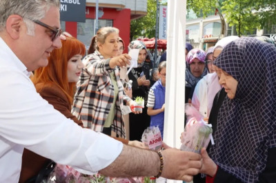 Gürel, anneleri unutmadı