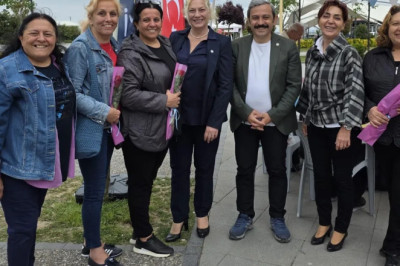 İYİ Parti Yalova'da Anneler Günü'nü coşkuyla kutladı