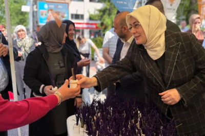 Meliha Akyol ve Umut Güçlü Anneler Günü’nü kutladı
