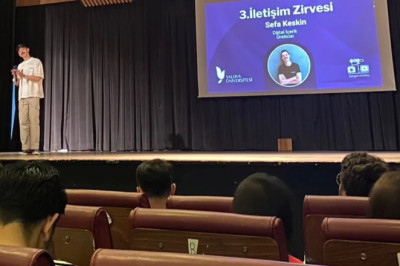 Genç sanatçılar iletişim dünyasıyla buluştu